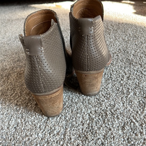 Dolce vita booties. - Picture 2 of 7